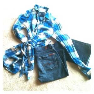 Comfy American Eagle plaid button up shirt.