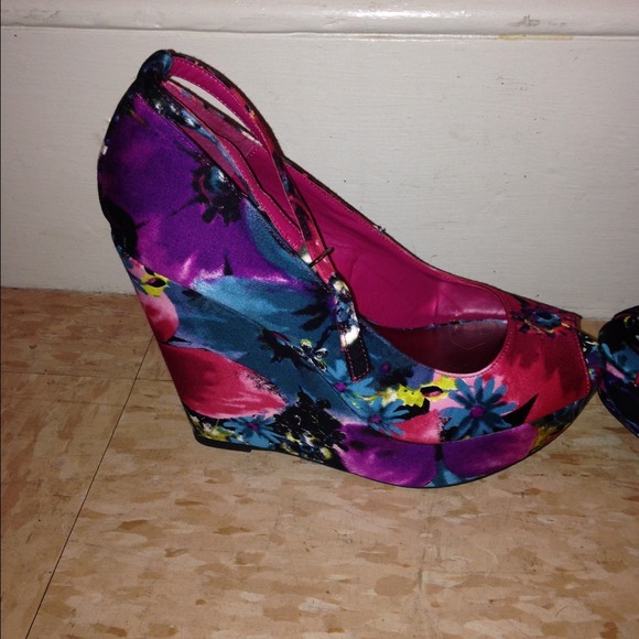 Floral platform heels - Picture 2 of 4