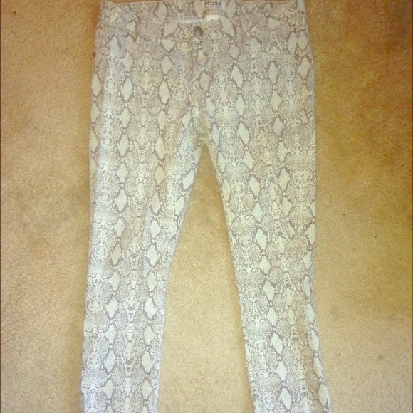 Snake skin pattern skinny pants