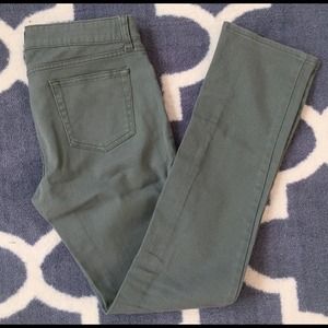New GAP jeans size 28
