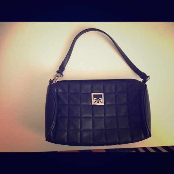 D'borah leather clutch