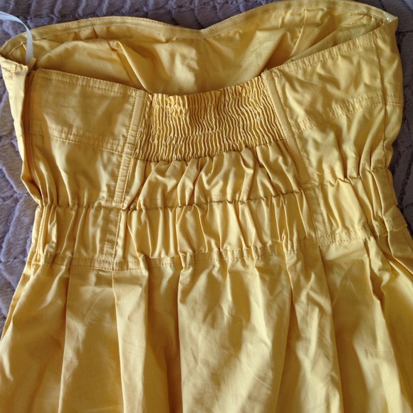 Little yellow dress - Picture 2 of 2