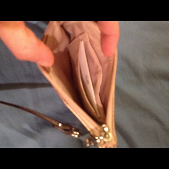 Authentic coach!! - Picture 4 of 5