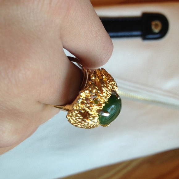 🔴SOLD🔴 Vintage gold ring - Picture 3 of 4