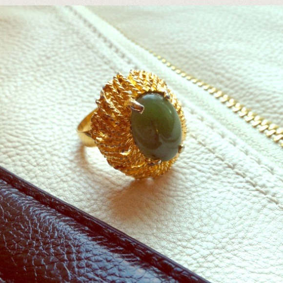 🔴SOLD🔴 Vintage gold ring - Picture 4 of 4