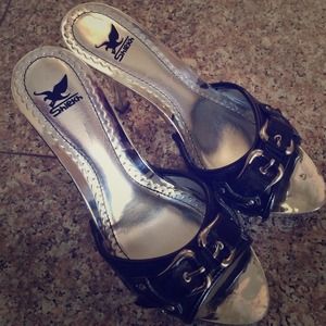 Shiekh high heels. 4" heels. Size 7