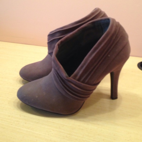 Grey ankle boots!