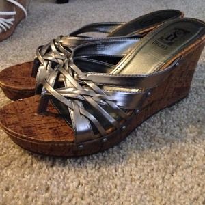 Strappy, metallic wedge