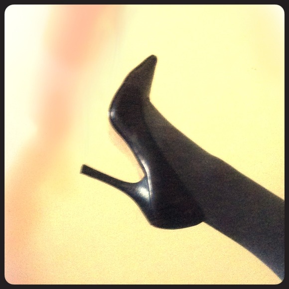Guess black leather stilettos