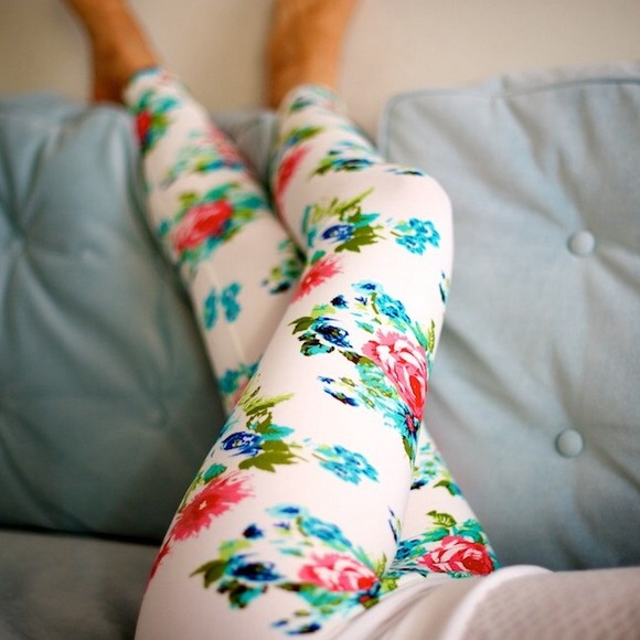 Pants - 🌸Vintage floral leggings - WHITE🌸