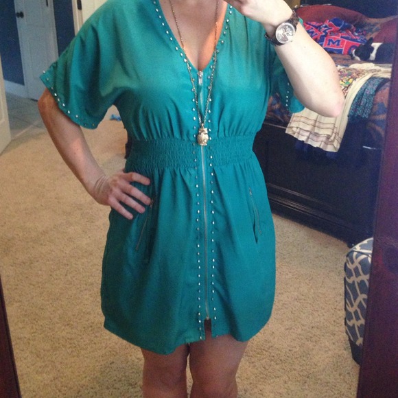 🚫SOLD IN BUNDLE🚫Zipper dress with pockets!