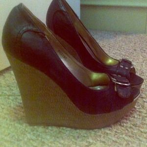FREE! women's size 6 black wedges!