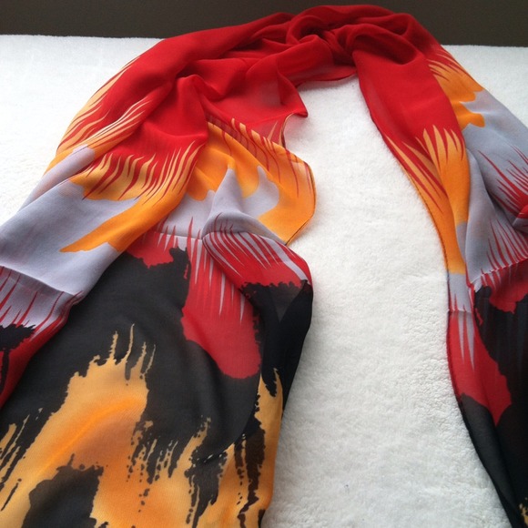 >>SOLD OUT!<<< Super Cute Multi-Colored Scarf - Picture 2 of 2