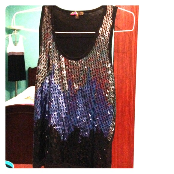 Sequin tank