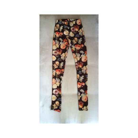 REDUCED!!! RARE!!!! Brandy Melville Leggings<3 - Picture 1 of 4
