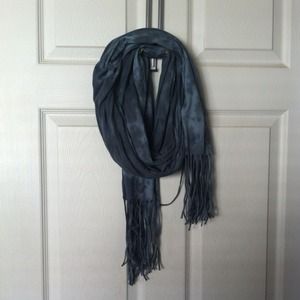 Gray tie dye scarf