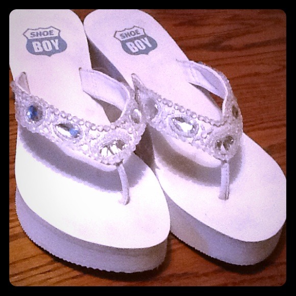 Wedding flip flops for dancing