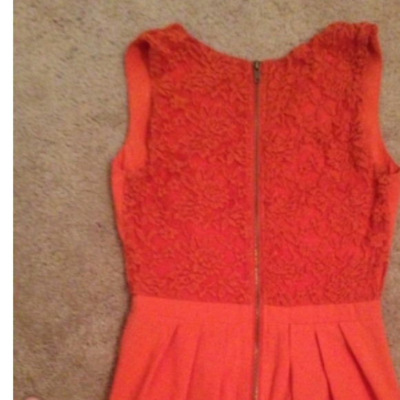 Giani Bini never worn lace back dress - Picture 3 of 4