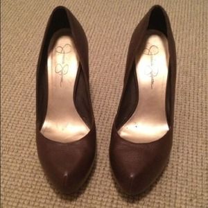 💥Too hot!💥Dark brown Jessica Simpson pumps!