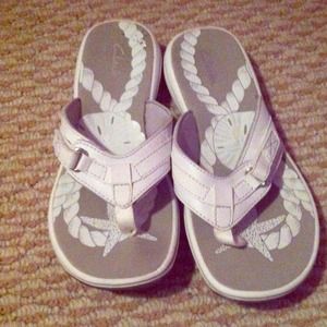 Clarks originals flip flops