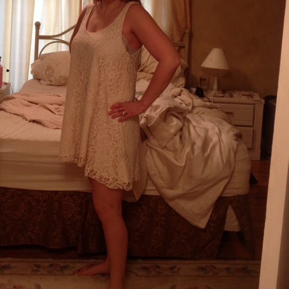 HOST PiCK! 💝💝Dolce Vita Ivory lace dress - Picture 3 of 4