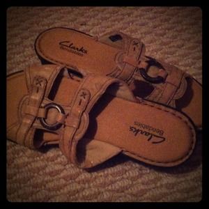 Brown Clark's bendable sandals