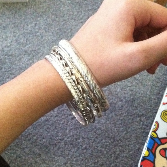 Silver bangles - Picture 2 of 2