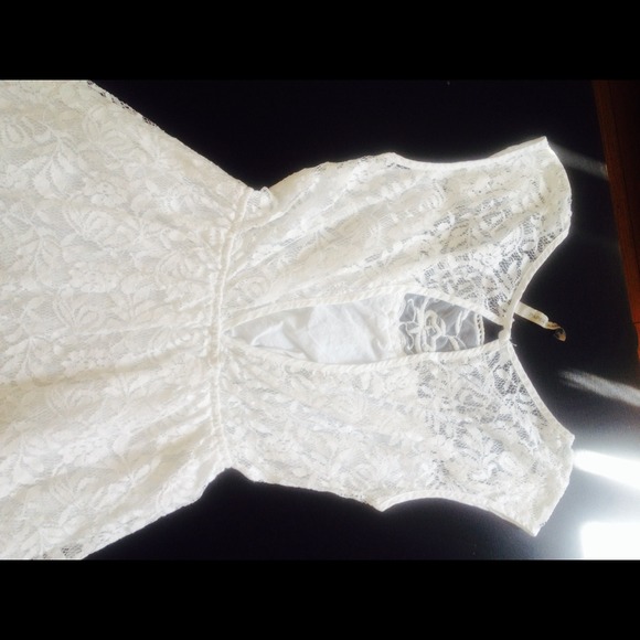 Dress - Picture 4 of 4