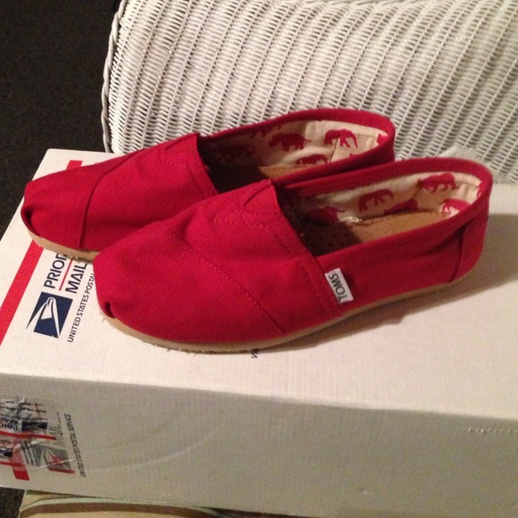 Never worn 6.5 TOMS... Red.