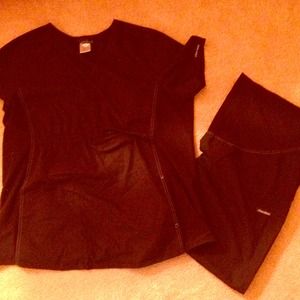 ♥️BUNDLED!♥️Cherokee maternity scrubs