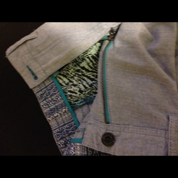 Modern amusement shorts - Picture 3 of 4