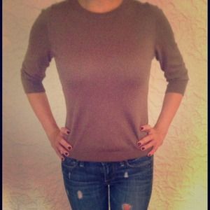 Banana Republic 3/4 sleeve sweater. Taupe. Size S.