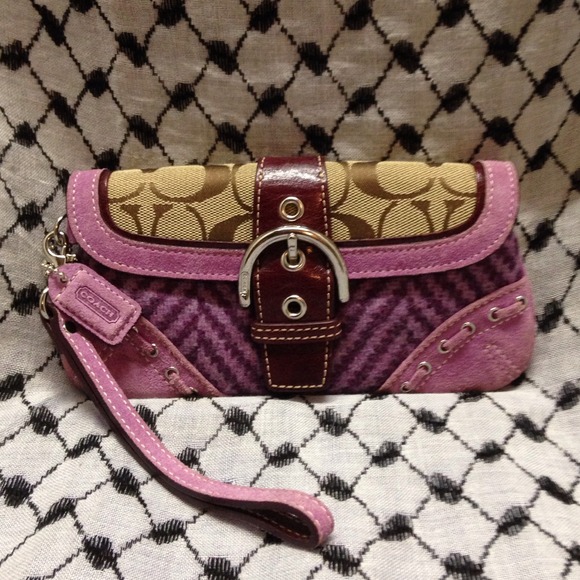 Coach wristlet authentic