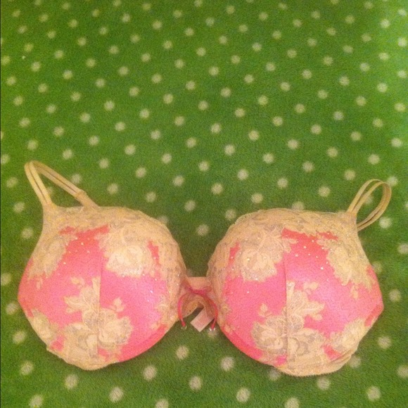 🎀TRADED🎀miraculous pushup Embellished bra