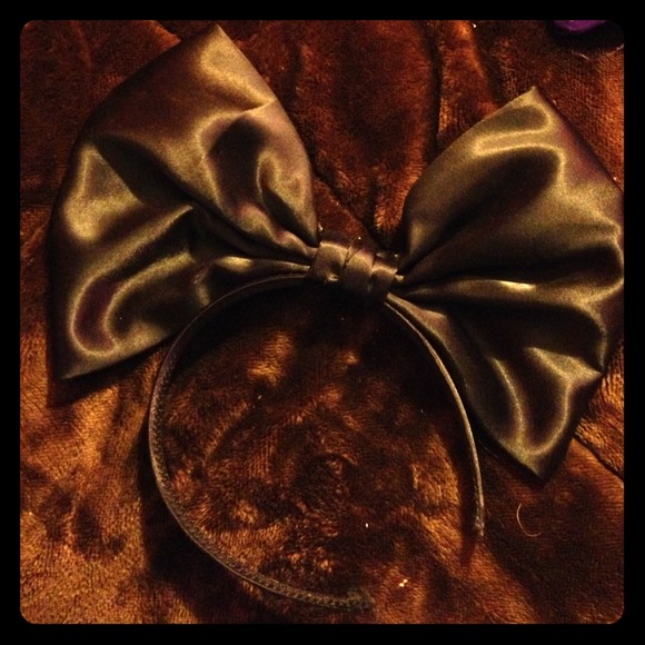 Large black satin hair bow