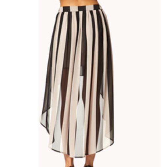 🚫sold🚫Vertical stripped high low skirt - Picture 2 of 3
