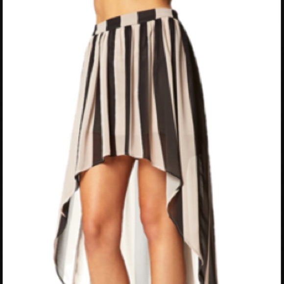 🚫sold🚫Vertical stripped high low skirt - Picture 3 of 3