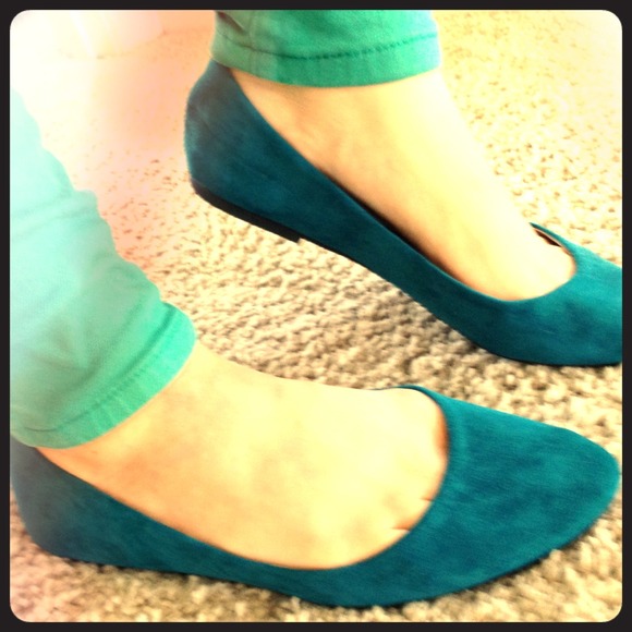 Size 9 Forever 21 flats!