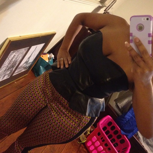 BUNDLE black peplum bodysuit and printed pants.