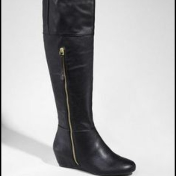 Express black leather boots