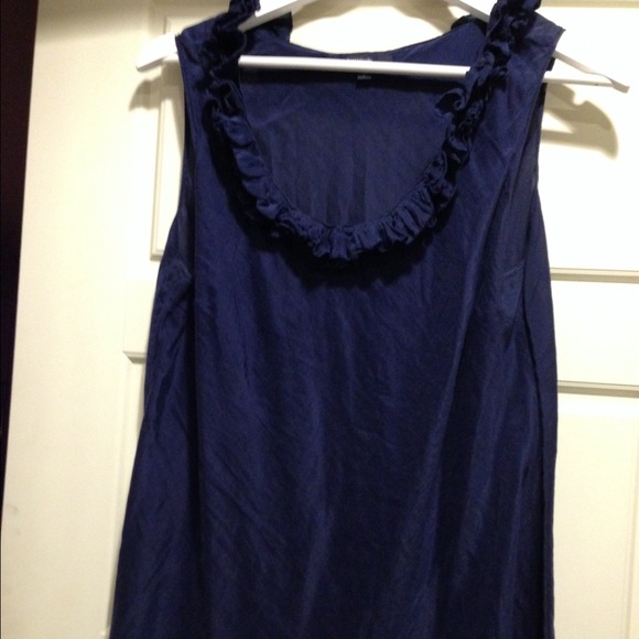 Gap ruffle neck lightweight maternity top