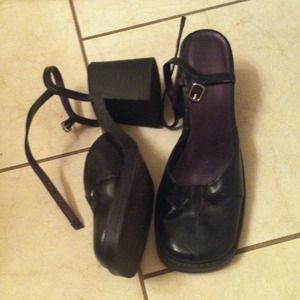 Chunky black Mary Jane heels