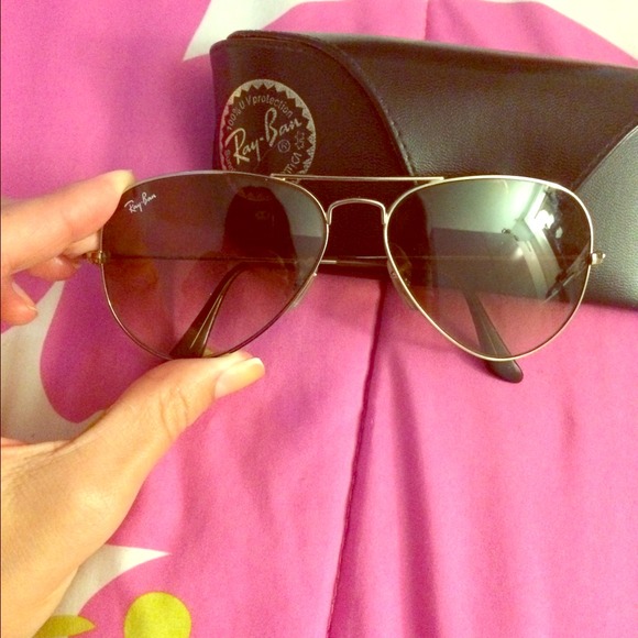 🔴Sold🔴Authentic Ray Ban sunglasses