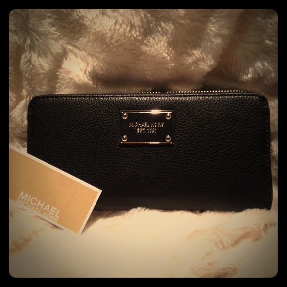 ✨NEW✨Michael Kors Wallet