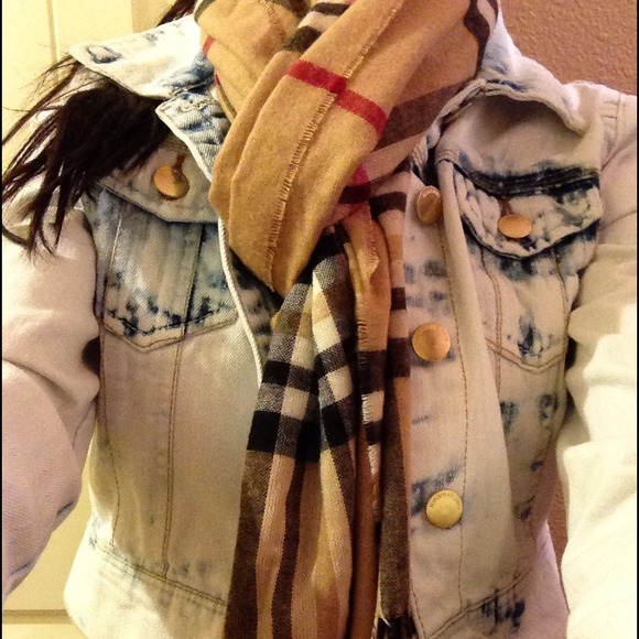 Bleached denim jacket - Picture 2 of 4