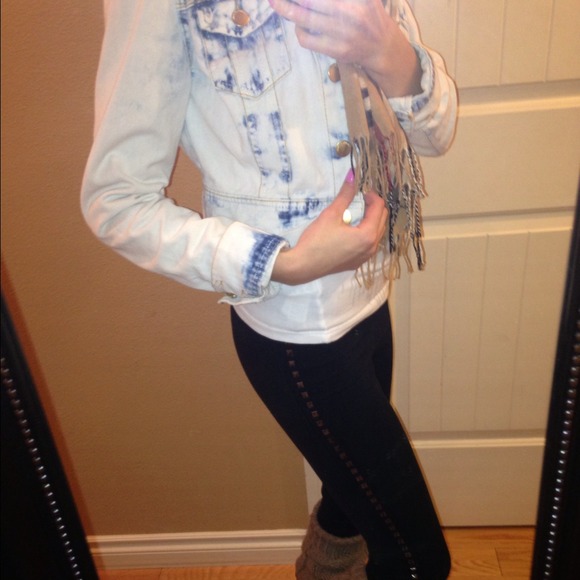 Bleached denim jacket - Picture 3 of 4