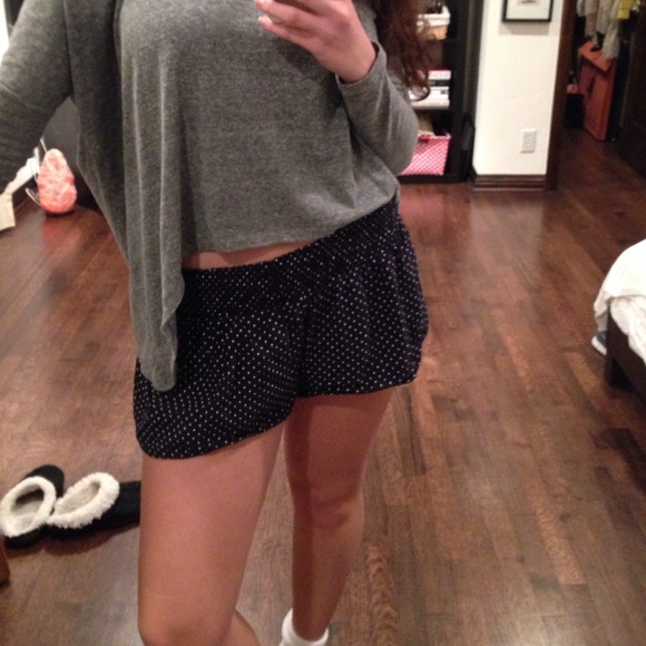 Urban Outfitters Elastic shorts - Picture 3 of 4