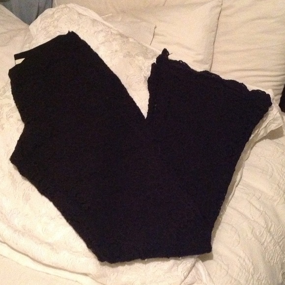 Sold in bundle for Angela! Blck macramé pant