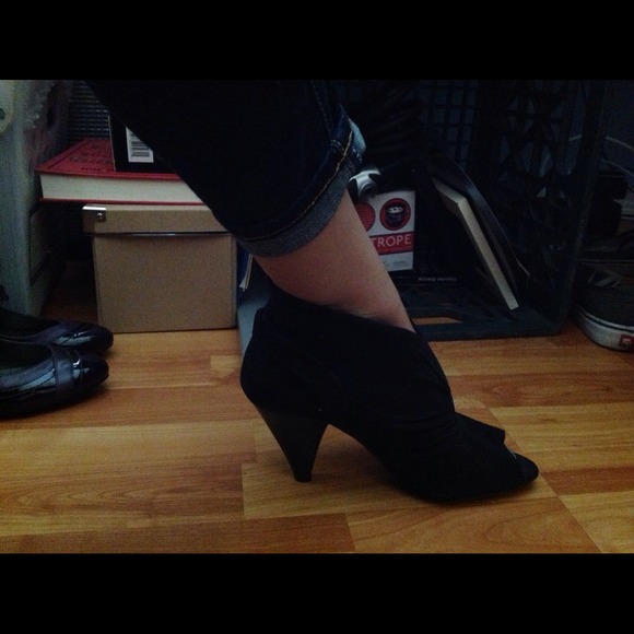 Guess shoes size 7.5