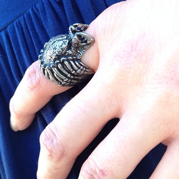 Alien Predator Ring - Picture 2 of 3